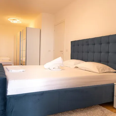 Διαμέρισμα Joy Fructus 30 *